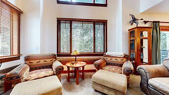 Timbers 5 Large Luxury Home with Two Master Suites, Perfect for Famili