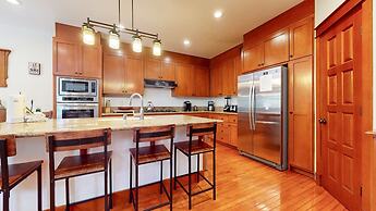 Timbers 5 Large Luxury Home with Two Master Suites, Perfect for Famili