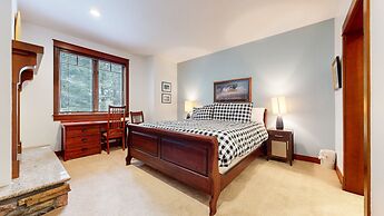 Timbers 5 Large Luxury Home with Two Master Suites, Perfect for Famili