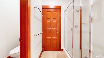 Timbers 5 Large Luxury Home with Two Master Suites, Perfect for Famili