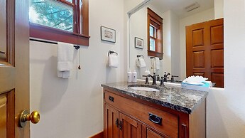 Timbers 5 Large Luxury Home with Two Master Suites, Perfect for Famili