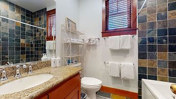 Timbers 5 Large Luxury Home with Two Master Suites, Perfect for Famili