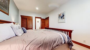 Timbers 5 Large Luxury Home with Two Master Suites, Perfect for Famili