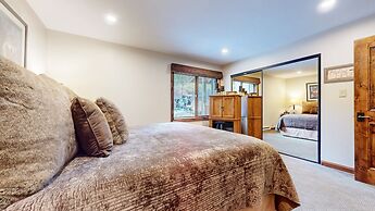 Snowcreek II 269 Pet-Friendly, Remodeled, On the Snowcreek Meadow by R