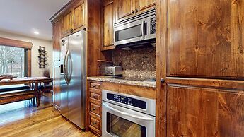 Snowcreek II 269 Pet-Friendly, Remodeled, On the Snowcreek Meadow by R