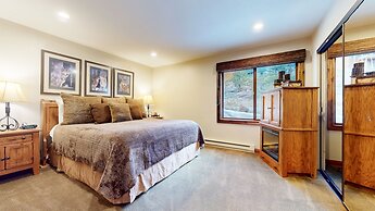 Snowcreek II 269 Pet-Friendly, Remodeled, On the Snowcreek Meadow by R