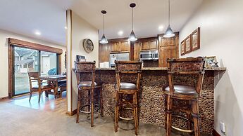 Snowcreek II 269 Pet-Friendly, Remodeled, On the Snowcreek Meadow by R