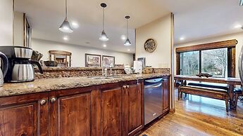 Snowcreek II 269 Pet-Friendly, Remodeled, On the Snowcreek Meadow by R