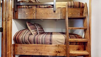 Snowcreek II 269 Pet-Friendly, Remodeled, On the Snowcreek Meadow by R