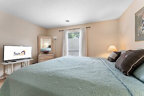 Bluffs Oasis 2 Bedroom Condo by RedAwning