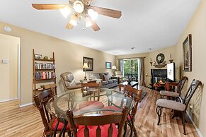 Bluffs Oasis 2 Bedroom Condo by RedAwning