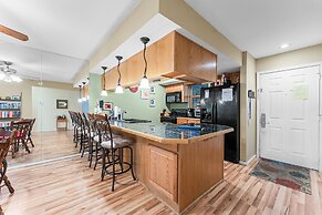 Bluffs Oasis 2 Bedroom Condo by RedAwning