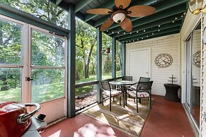 Bluffs Oasis 2 Bedroom Condo by RedAwning