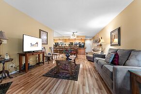 Bluffs Oasis 2 Bedroom Condo by RedAwning