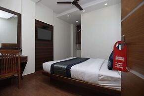 OYO 12519 Hotel Sun Palace