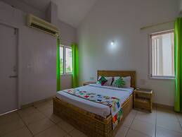 OYO 13840 Home Radiant 2BHK LPK Waterfront