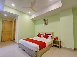 OYO 11376 Golden Park