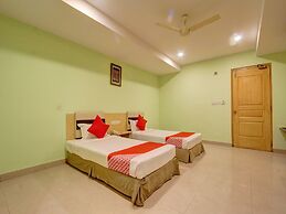 OYO 11376 Golden Park