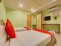 OYO 11376 Golden Park