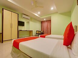 OYO 11376 Golden Park