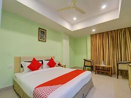 OYO 11376 Golden Park