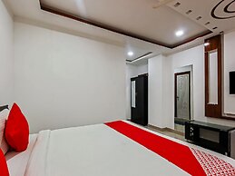 OYO 13062 Kamala Residency-Inn