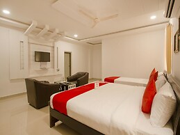 OYO 13062 Kamala Residency-Inn