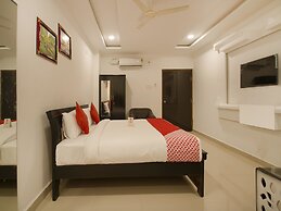 OYO 13062 Kamala Residency-Inn