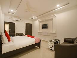 OYO 13062 Kamala Residency-Inn