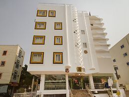 OYO 13062 Kamala Residency-Inn