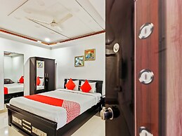 OYO 13062 Kamala Residency-Inn
