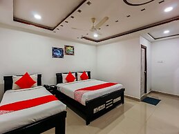 OYO 13062 Kamala Residency-Inn