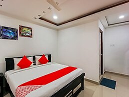 OYO 13062 Kamala Residency-Inn