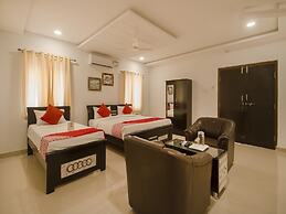 OYO 13062 Kamala Residency-Inn