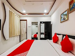 OYO 13062 Kamala Residency-Inn