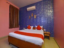 OYO 13096 Braj Haveli