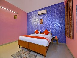 OYO 13096 Braj Haveli