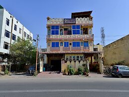 OYO 13096 Braj Haveli