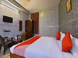 OYO 13096 Braj Haveli