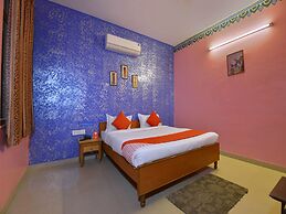 OYO 13096 Braj Haveli