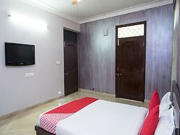 OYO 12830 Home Charming 3BHK Villa Airport Road