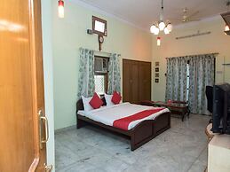OYO 12830 Home Charming 3BHK Villa Airport Road