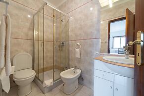 House and People - Artur Bivar