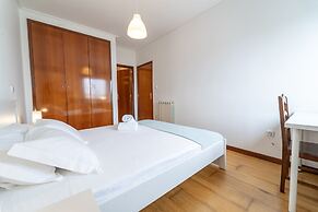 House and People - Artur Bivar