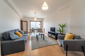 House and People - Artur Bivar