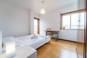 House and People - Artur Bivar