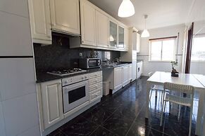 House and People - Artur Bivar