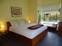 Bale Solah Lombok Holiday Resort