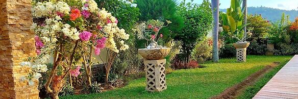 Bale Solah Lombok Holiday Resort