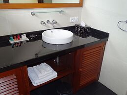 Bale Solah Lombok Holiday Resort